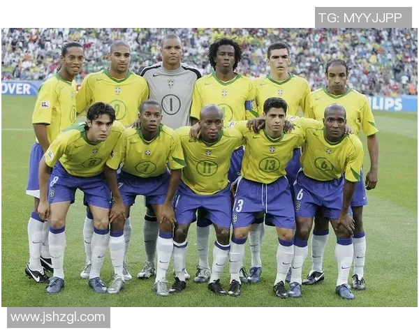 足球场上的乐器演奏者球员们如何用激情与技巧谱写胜利的乐章