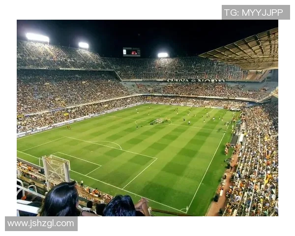 足球巍然展风采激情四溢的绿茵场上演绎梦想与荣耀的传奇故事